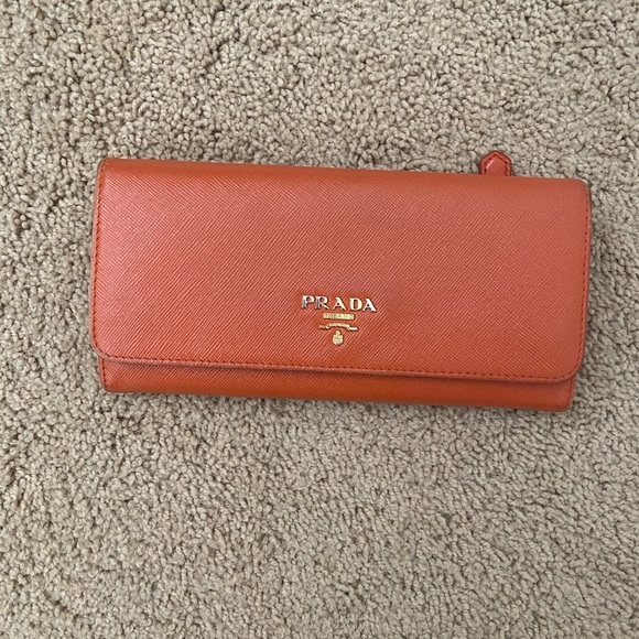 Prada Large Saffiano Leather Wallet - Picture 3 of 10